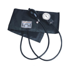 Sphygmomanomètre médical anéroïde avec le stéthoscope